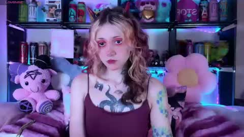 Snapshot of _devilbaby chatting on 07/11/26, 07:27 Kate online show from 07/11/26, 07:27