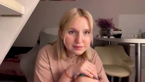 Snapshot of _dewpoint_ chatting on 11/04/25, 04:17 Ri online show from 11/04/25, 04:17