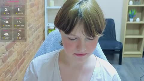 Luna    online show from 04/17/26, 03:48