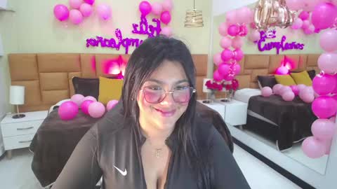 Snapshot of _dulcinea_1 chatting on 02/04/25, 11:38 Dulcinea online show from 02/04/25, 11:38