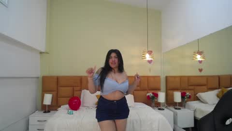 Snapshot of _dulcinea_1 chatting on 02/18/25, 02:16 Dulcinea online show from 02/18/25, 02:16