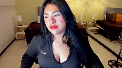 Snapshot of _dulcinea_1 chatting on 09/17/25, 02:57 Dulcinea online show from 09/17/25, 02:57