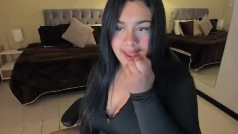 Snapshot of _dulcinea_1 chatting on 10/08/25, 03:15 Dulcinea online show from 10/08/25, 03:15
