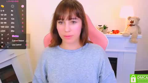 Snapshot of _eliizabeth__ chatting on 02/24/25, 02:19 Lizzy online show from 02/24/25, 02:19