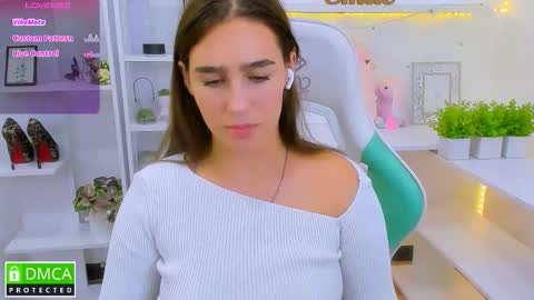 Snapshot of _eliizabeth__ chatting on 09/08/25, 09:58 Lizzy online show from 09/08/25, 09:58