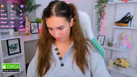 Snapshot of _eliizabeth__ chatting on 10/21/25, 09:59 Lizzy online show from 10/21/25, 09:59