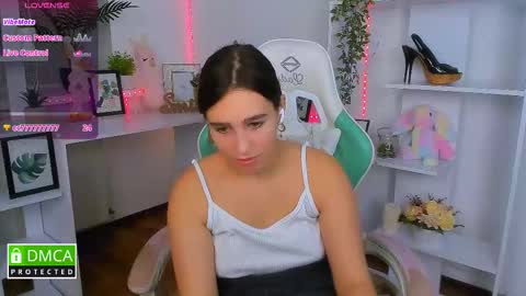 Snapshot of _eliizabeth__ chatting on 10/26/25, 11:31 Lizzy online show from 10/26/25, 11:31