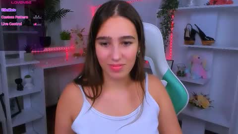 Snapshot of _eliizabeth__ chatting on 11/11/25, 10:43 Lizzy online show from 11/11/25, 10:43