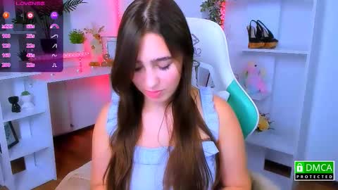 Snapshot of _eliizabeth__ chatting on 11/15/25, 11:21 Lizzy online show from 11/15/25, 11:21