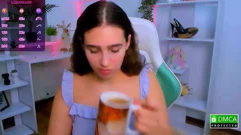 Snapshot of _eliizabeth__ chatting on 11/23/25, 10:20 Lizzy online show from 11/23/25, 10:20