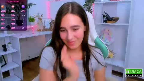 Snapshot of _eliizabeth__ chatting on 11/24/25, 10:53 Lizzy online show from 11/24/25, 10:53