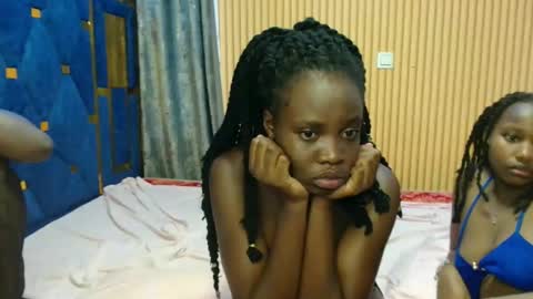 Elinah online show from 11/26/25, 04:57