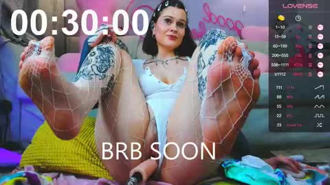 Snapshot of _ellis_moon_ chatting on 02/21/25, 05:42 Lisa im in sick leave bcs of biopsy. hope i will back soon online show from 02/21/25, 05:42