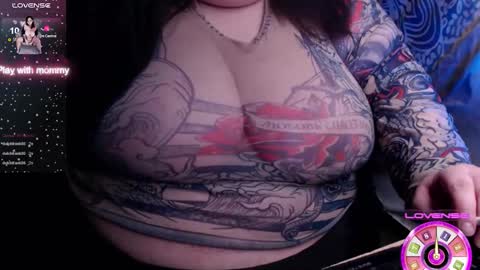 Snapshot of _ellybelly_ chatting on 10/09/25, 05:49 LIsa online show from 10/09/25, 05:49