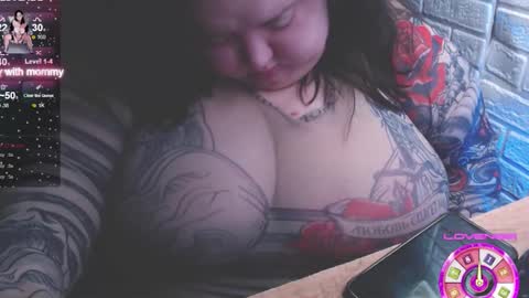 Snapshot of _ellybelly_ chatting on 10/23/25, 10:08 LIsa online show from 10/23/25, 10:08