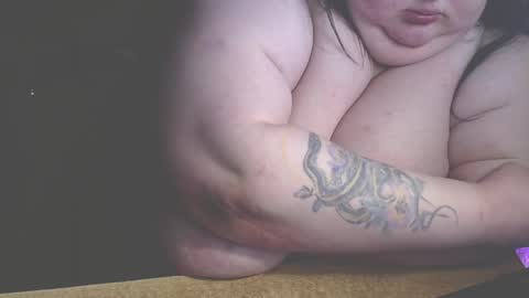 Snapshot of _ellybelly_ chatting on 03/17/26, 08:12 LIsa online show from 03/17/26, 08:12