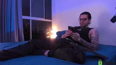 Snapshot of _elon_coxx_ chatting on 04/19/26, 12:33 - online show from 04/19/26, 12:33