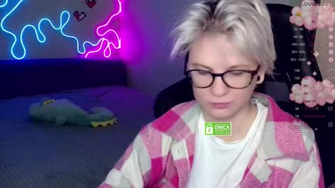 Snapshot of _elven_dreams__ chatting on 11/15/25, 07:10 chloue and Gretta online show from 11/15/25, 07:10