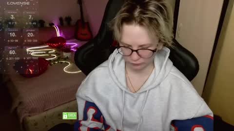 Snapshot of _elven_dreams__ chatting on 04/05/26, 05:21 chloue and Gretta online show from 04/05/26, 05:21