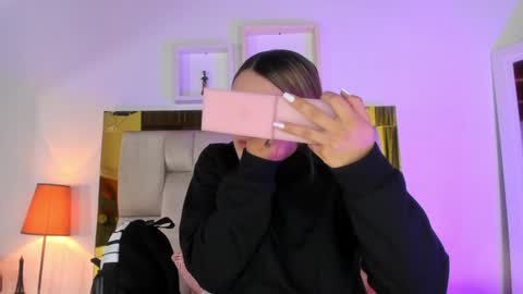 Isabella online show from 01/15/25, 12:04