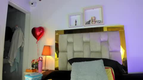 Isabella online show from 02/21/25, 12:06