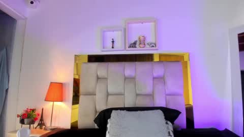 Isabella online show from 03/03/25, 12:05