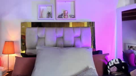 Isabella online show from 11/20/25, 12:05