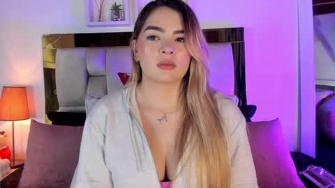 Isabella online show from 01/13/26, 12:10