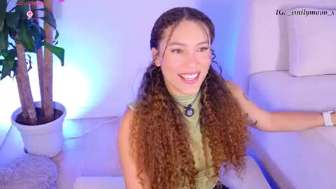 Snapshot of _emilymoon_x chatting on 06/12/26, 01:15 Emi online show from 06/12/26, 01:15