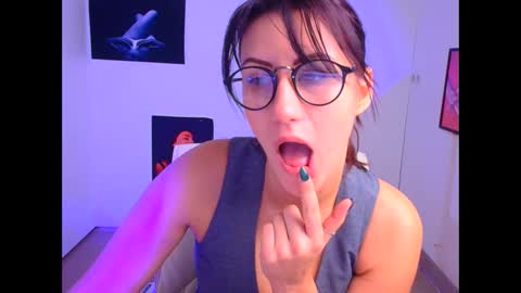 Emma online show from 01/18/25, 02:12