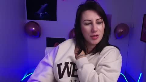 Emma online show from 02/12/25, 04:22