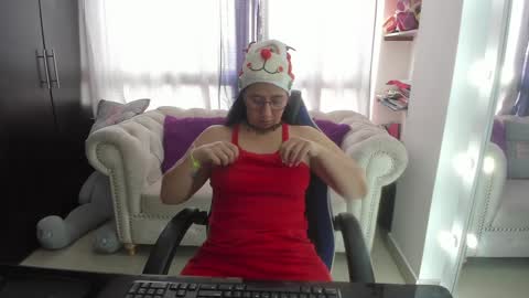 Snapshot of _emma_loyd_ chatting on 12/28/24, 04:20 Emma online show from 12/28/24, 04:20