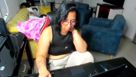 Snapshot of _emma_loyd_ chatting on 01/29/25, 12:54 Emma online show from 01/29/25, 12:54