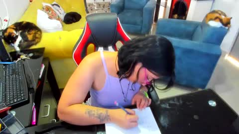 Snapshot of _emma_loyd_ chatting on 02/03/25, 08:35 Emma online show from 02/03/25, 08:35