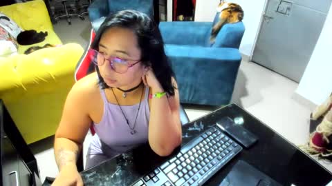 Snapshot of _emma_loyd_ chatting on 02/03/25, 11:36 Emma online show from 02/03/25, 11:36