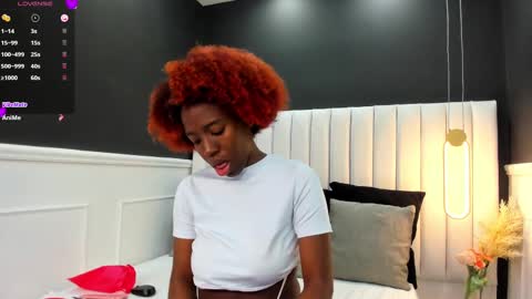 Snapshot of _emma_willliams_ chatting on 09/09/25, 02:05 Emma online show from 09/09/25, 02:05