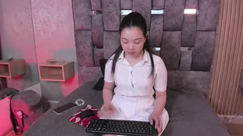 Snapshot of _emma_xoxo chatting on 12/03/25, 11:52 _emma_xoxo online show from 12/03/25, 11:52