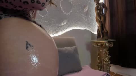 _emmawalka online show from 10/31/25, 05:25