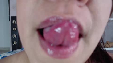 Emily Valencia online show from 03/02/25, 11:39