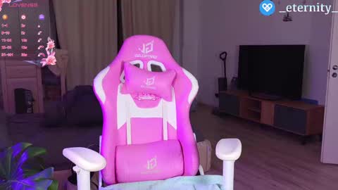 Mia  online show from 03/03/25, 09:48