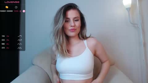 Snapshot of _esmeraldiyaa_ chatting on 01/23/25, 09:07 _esmeraldiyaa_ online show from 01/23/25, 09:07