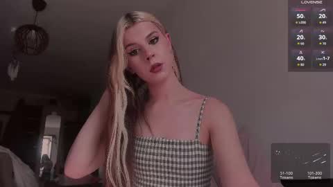 Snapshot of _eva_pleasure_ chatting on 04/19/26, 08:13 Eva online show from 04/19/26, 08:13
