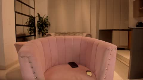 Eva online show from 12/18/25, 01:33