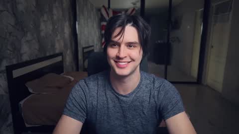 Snapshot of _fatrabbit chatting on 12/22/24, 02:06 Keanu online show from 12/22/24, 02:06