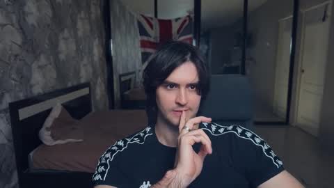 Snapshot of _fatrabbit chatting on 11/11/25, 01:11 Keanu online show from 11/11/25, 01:11