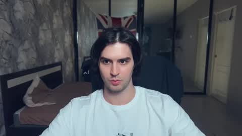 Snapshot of _fatrabbit chatting on 11/17/25, 04:13 Keanu online show from 11/17/25, 04:13