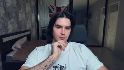 Snapshot of _fatrabbit chatting on 11/20/25, 03:45 Keanu online show from 11/20/25, 03:45