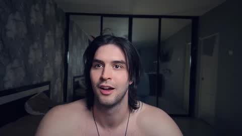 Snapshot of _fatrabbit chatting on 12/21/25, 03:08 Keanu online show from 12/21/25, 03:08