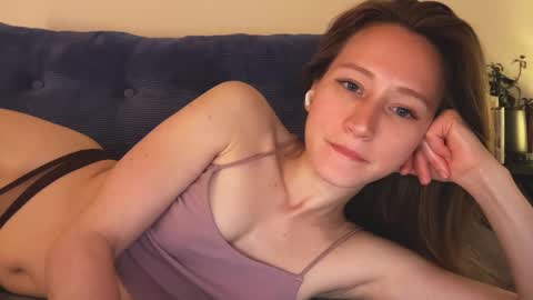 Snapshot of _feli_ chatting on 02/22/25, 05:12 all my social     online show from 02/22/25, 05:12