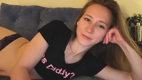 Snapshot of _feli_ chatting on 02/26/25, 01:53 all my social     online show from 02/26/25, 01:53